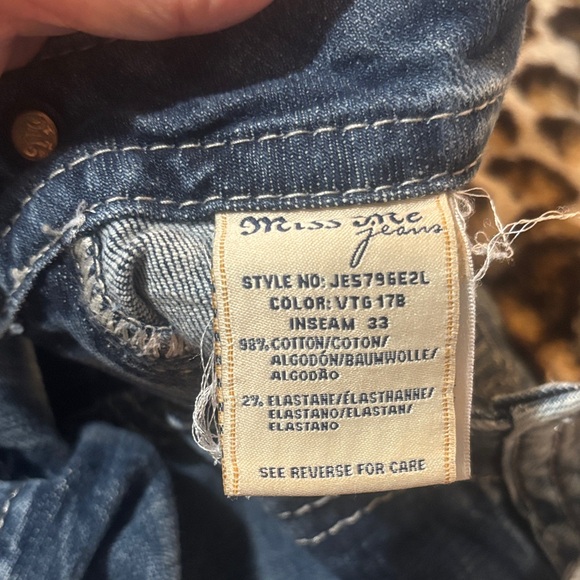 Miss Me Blue Jeans with Gold Embroidery 31x33 easy boot - Picture 3 of 6